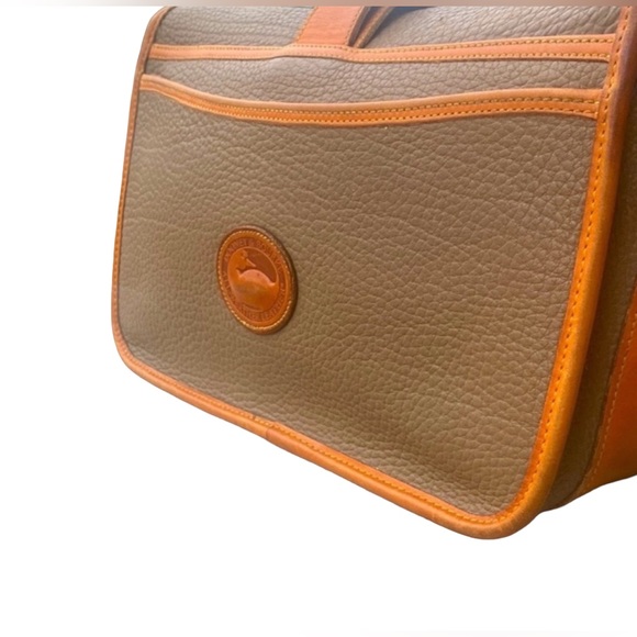 DOONEY AND BOURKE VINTAGE EUC TAUPE PEBBLED LEATHER CROSSBODY - Picture 10 of 15